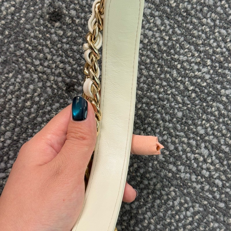 Chanel 19bag 白色羊皮口蓋包 晶片款-24