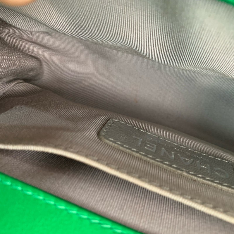 CHANEL Leboy小號 牛皮 綠色銀扣口蓋包 肩背包斜背包-21