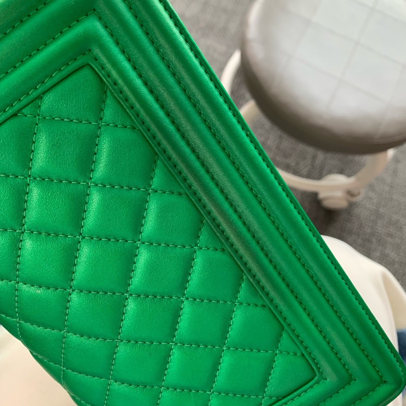 CHANEL Leboy小號 牛皮 綠色銀扣口蓋包 肩背包斜背包-24