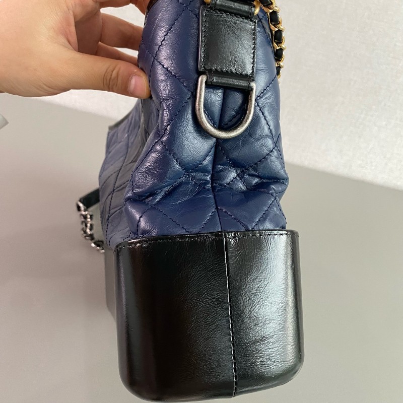 Chanel流浪包中號 海軍藍黑拼色牛皮 肩背包-9