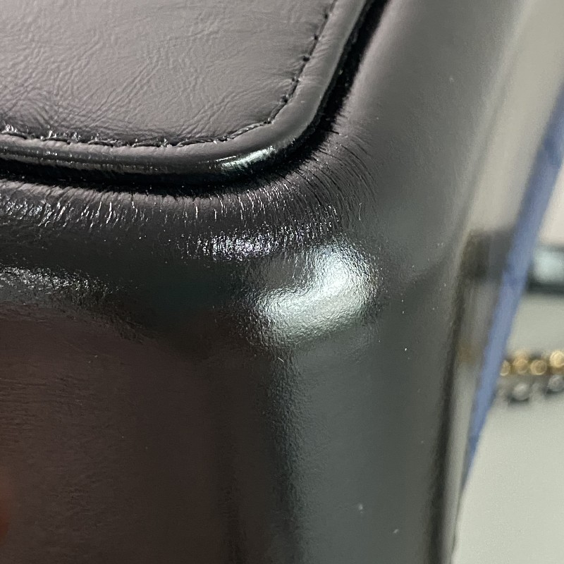 Chanel流浪包中號 海軍藍黑拼色牛皮 肩背包-14