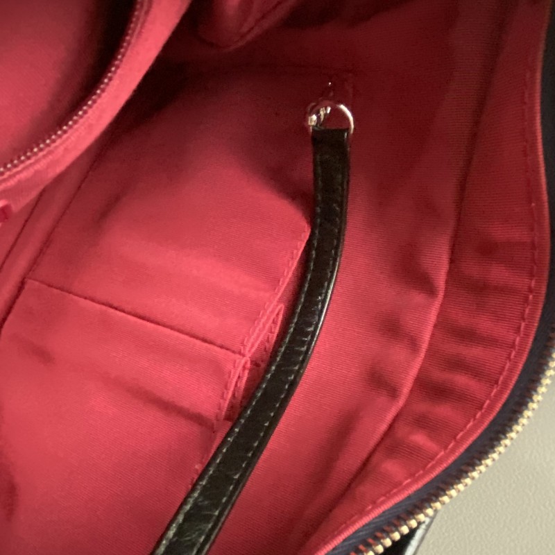 Chanel流浪包中號 海軍藍黑拼色牛皮 肩背包-21