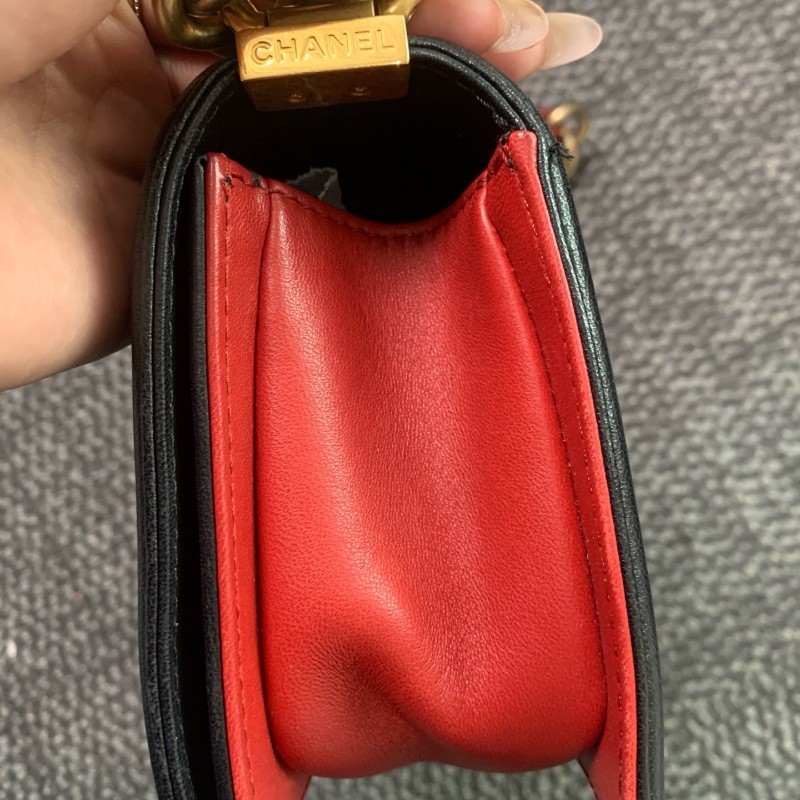 Chanel leboy小號 20cm羊皮金扣酒紅色口蓋包-8