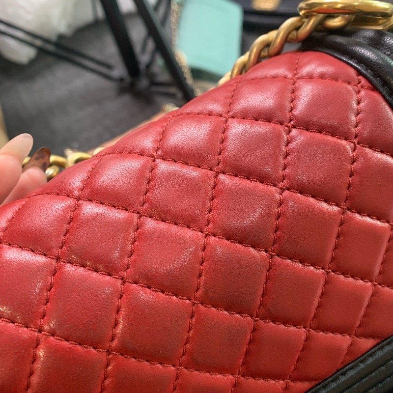 Chanel leboy小號 20cm羊皮金扣酒紅色口蓋包-10