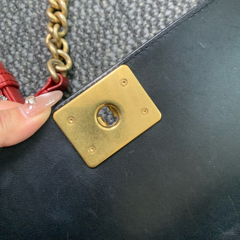 Chanel leboy小號 20cm羊皮金扣酒紅色口蓋包-23