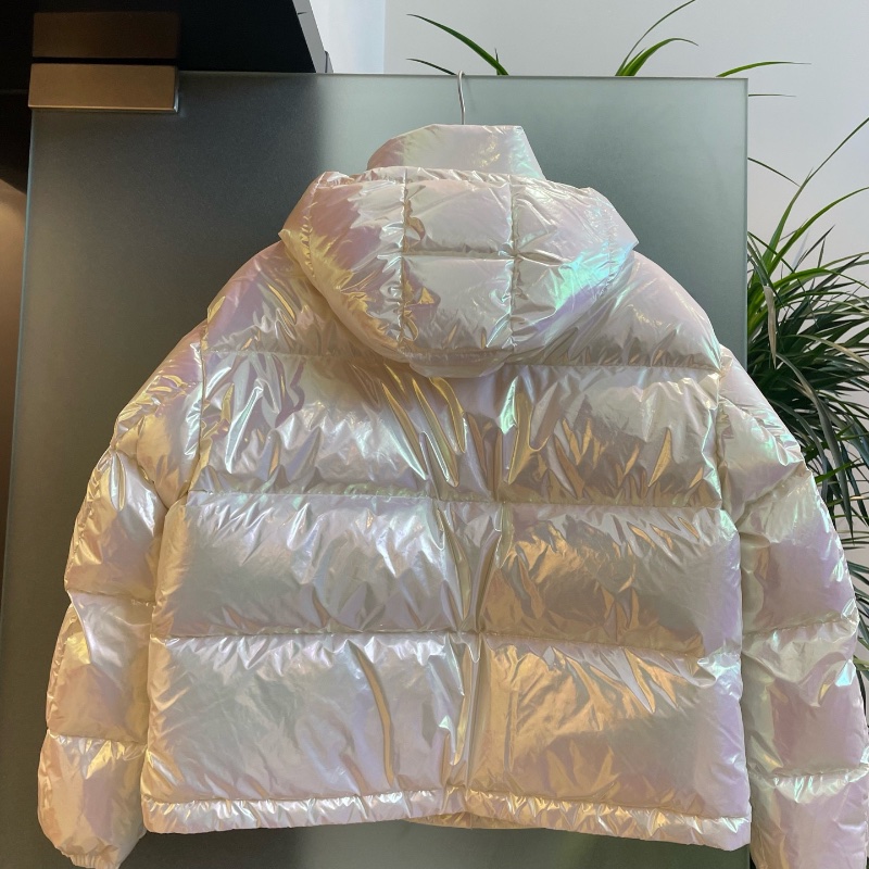 ❤️MONCLER 鐳射款羽絨外套-1