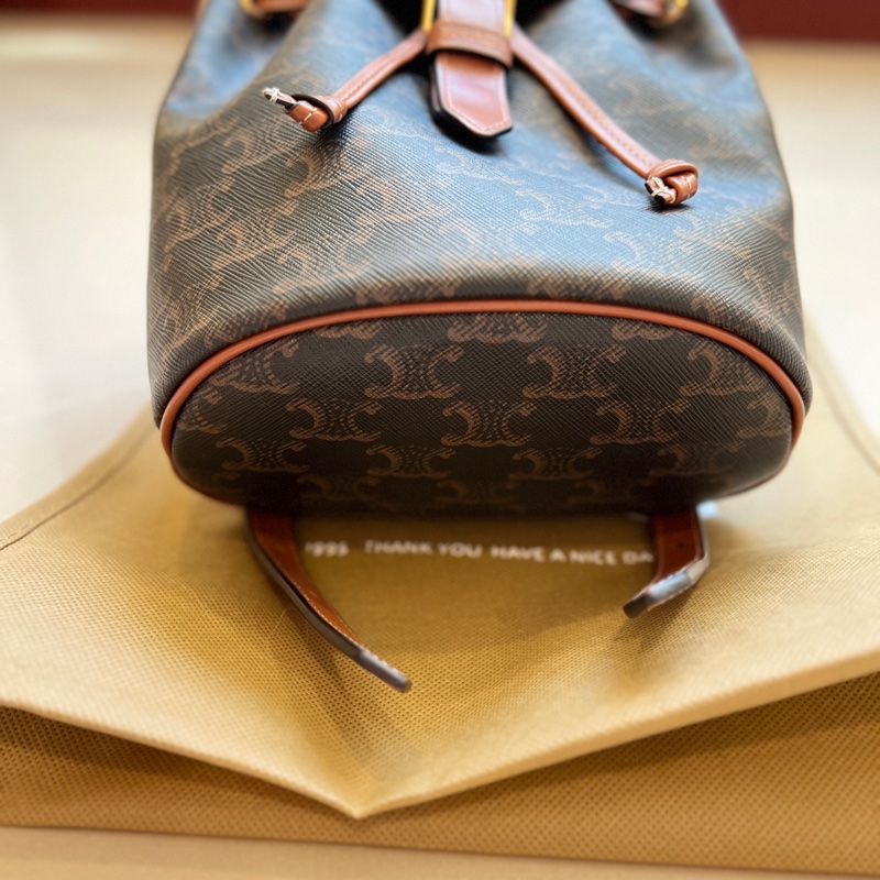 Celine 賽琳 Triomphe 凱旋門系列 FOLCO後背包 Celine 賽琳 Triomphe 凱旋門系列 FOLCO標志印花老花满印翻蓋帆布拼牛革書包背包双肩包 Mini-9