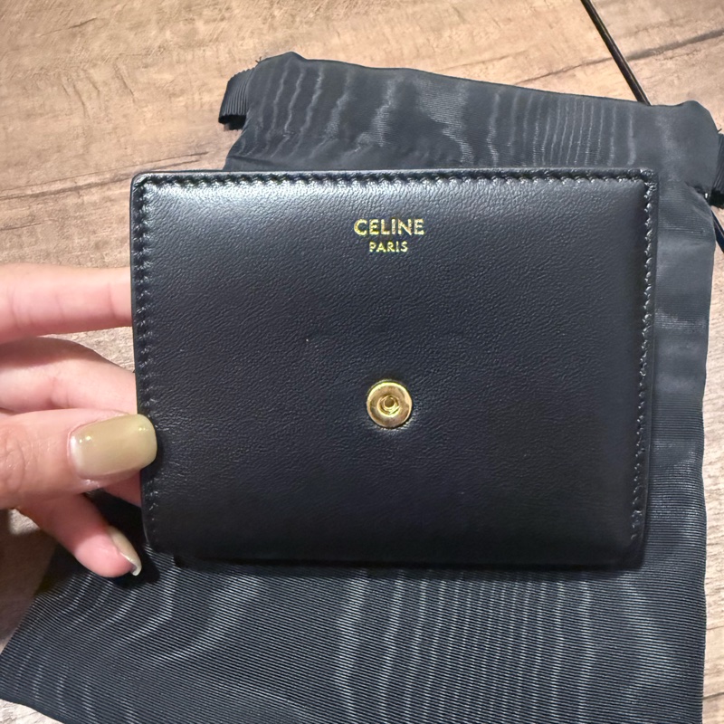 Celine 黑金羊皮凱旋門系列短方夾-3