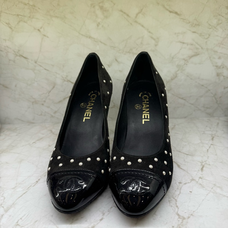 CHANEL黑色麂皮珍珠高跟鞋/36.5-0