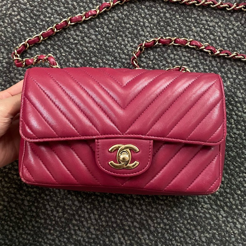 Chanel 紫紅色金扣V紋羊皮cf大mini 肩背包斜背包-3
