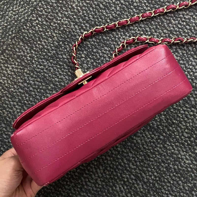 Chanel 紫紅色金扣V紋羊皮cf大mini 肩背包斜背包-8
