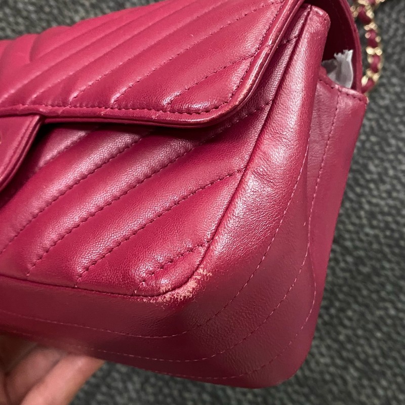 Chanel 紫紅色金扣V紋羊皮cf大mini 肩背包斜背包-9