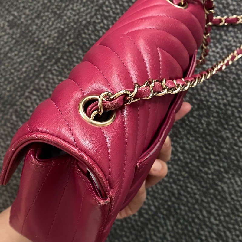 Chanel 紫紅色金扣V紋羊皮cf大mini 肩背包斜背包-11