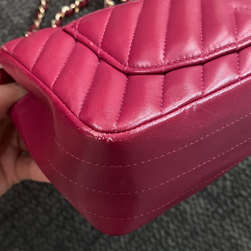 Chanel 紫紅色金扣V紋羊皮cf大mini 肩背包斜背包-16
