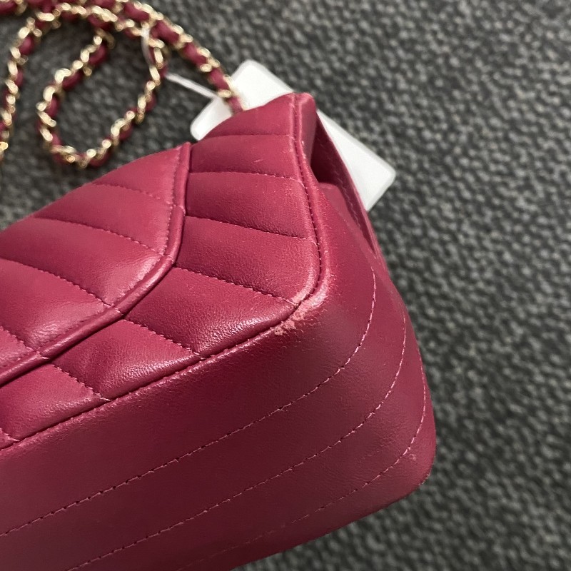 Chanel 紫紅色金扣V紋羊皮cf大mini 肩背包斜背包-17