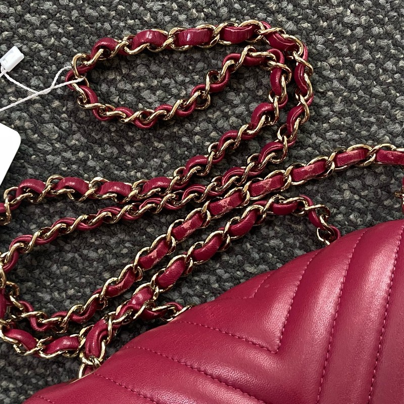 Chanel 紫紅色金扣V紋羊皮cf大mini 肩背包斜背包-18