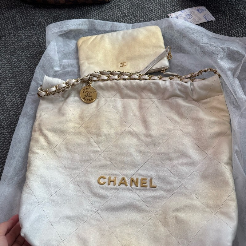 Chanel 23S 22Bag 米金色垃圾袋 中號 肩背包 晶片款-6