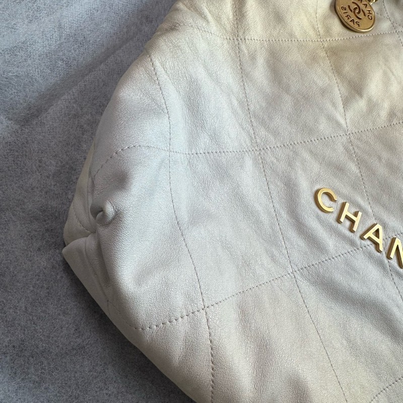 Chanel 23S 22Bag 米金色垃圾袋 中號 肩背包 晶片款-12