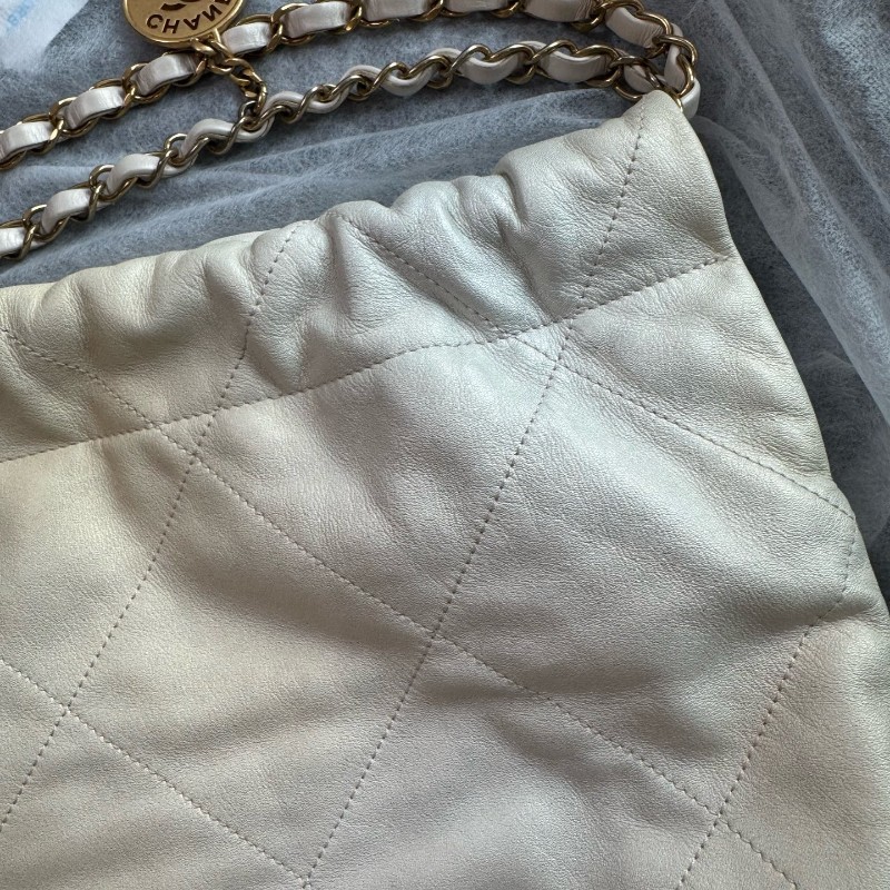 Chanel 23S 22Bag 米金色垃圾袋 中號 肩背包 晶片款-15