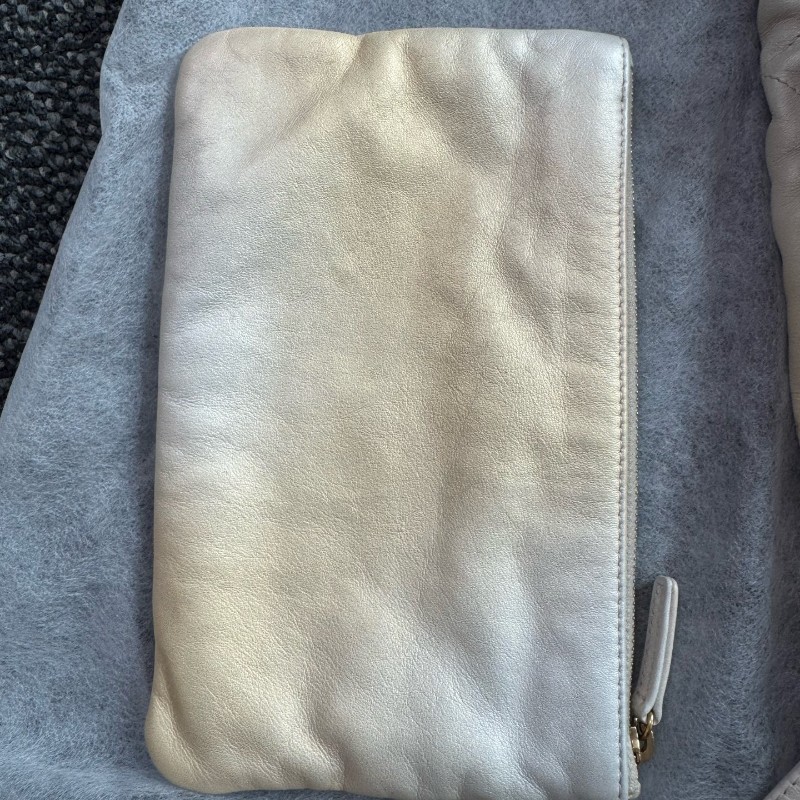 Chanel 23S 22Bag 米金色垃圾袋 中號 肩背包 晶片款-24