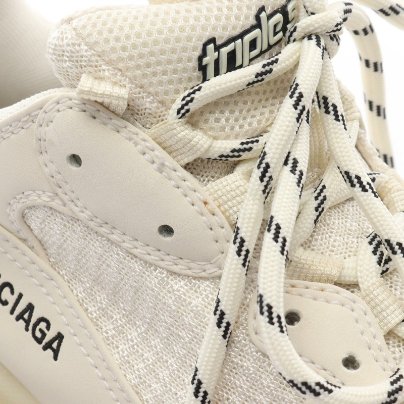 BALENCIAGA Triple S 白色皮革運動鞋，二手男款，美國尺寸 8。-9
