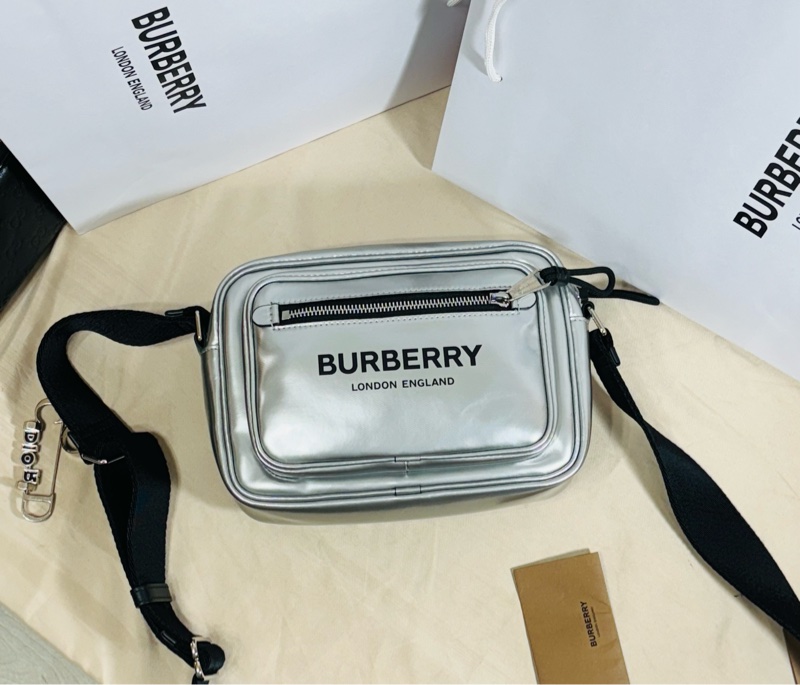 ✨好看實用 Burberry巴寶莉 超美黑銀新款雙層相機包 肩背 斜背包-2