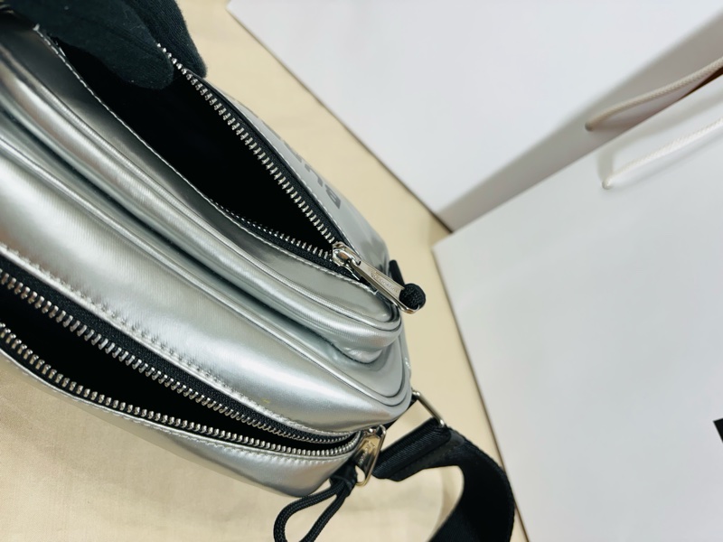 ✨好看實用 Burberry巴寶莉 超美黑銀新款雙層相機包 肩背 斜背包-9