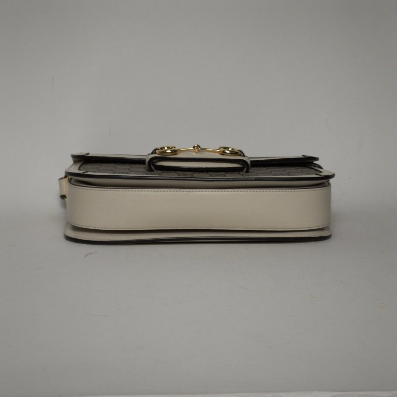 GUCCI Horsebit馬銜扣1955馬鞍包小號25白色帆布金扣肩背包-4