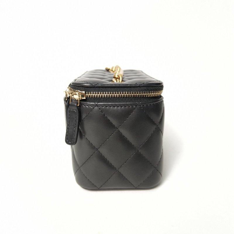 CHANEL 22K長盒子化妝包無鏡子17黑色羊皮鐳射標金扣金柱調節扣鏈條肩背包-1