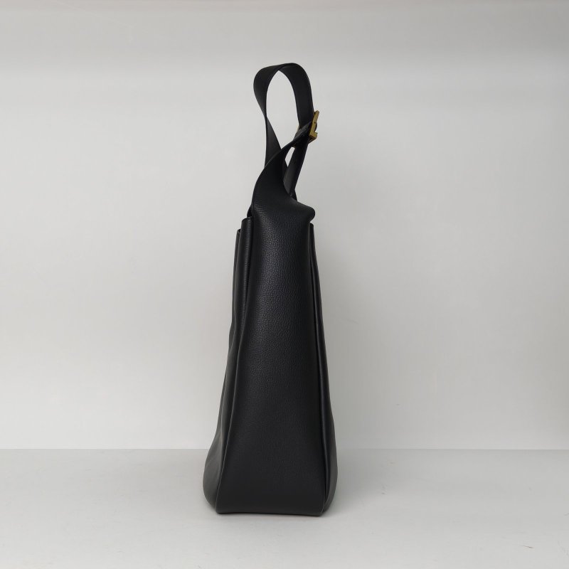 SAINT LAURENT LE5À7HOBO大號黑色牛皮金扣肩背包-3