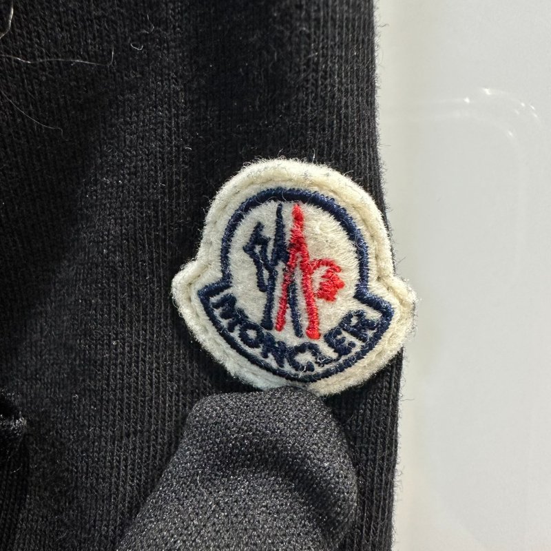 【美收精品】MONCLER 黑底白字短袖上衣 4-266【隔月月中將轉賣至日本 上架期限30天】-8