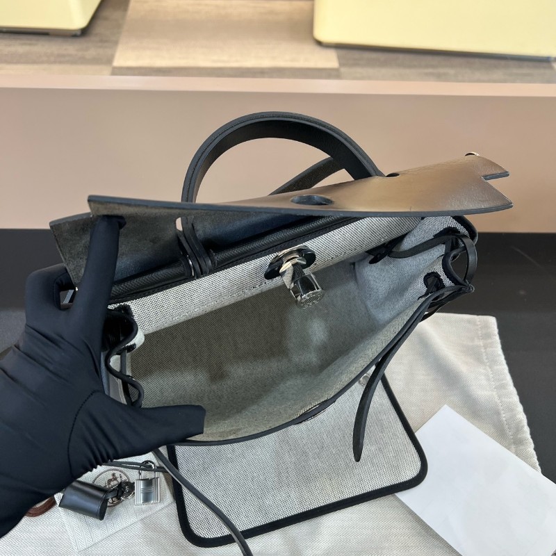 Hermes herbag 31黑白防水布拼色銀釦-5