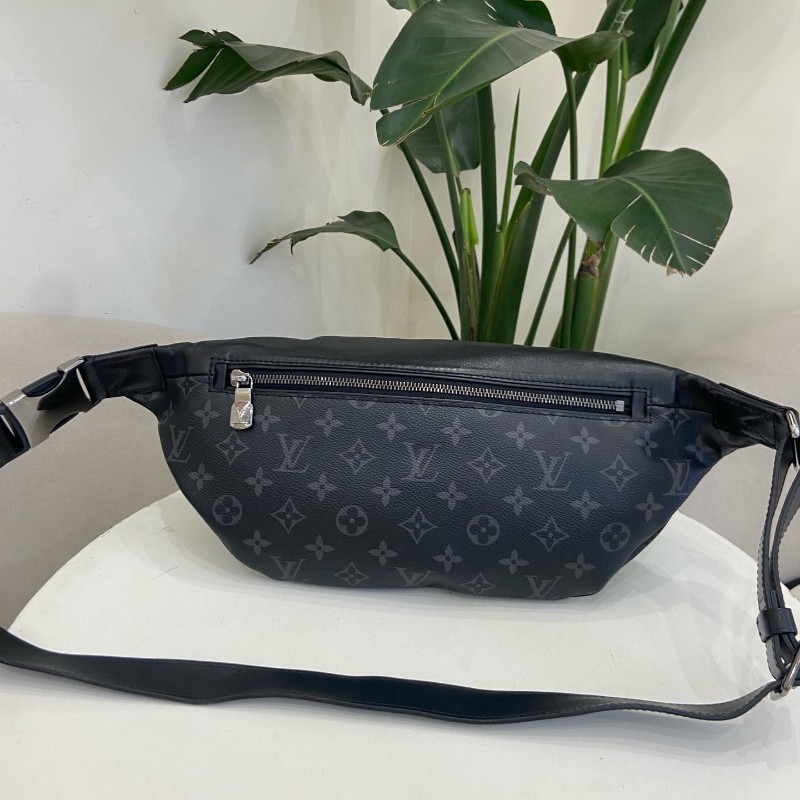 LV Discovery 黑武士男士胸包腰包-1