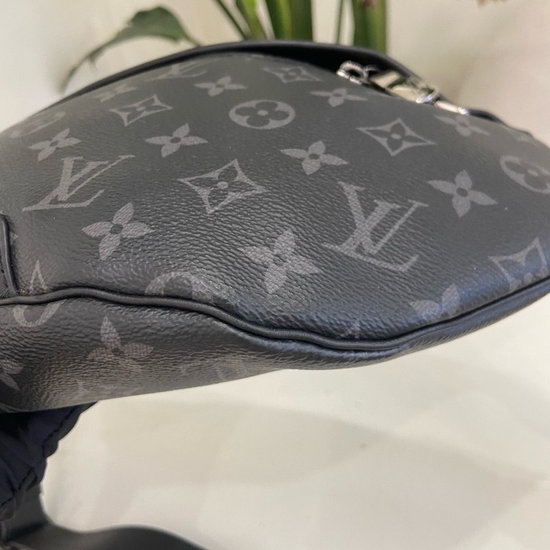 LV Discovery 黑武士男士胸包腰包-5