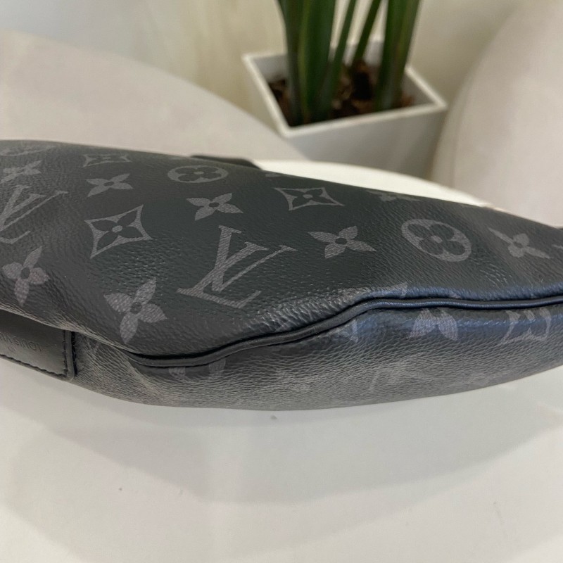 LV Discovery 黑武士男士胸包腰包-7