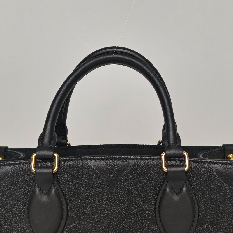 LOUIS VUITTON Onthego小號25黑色牛皮金扣晶片老花壓紋肩背包-4