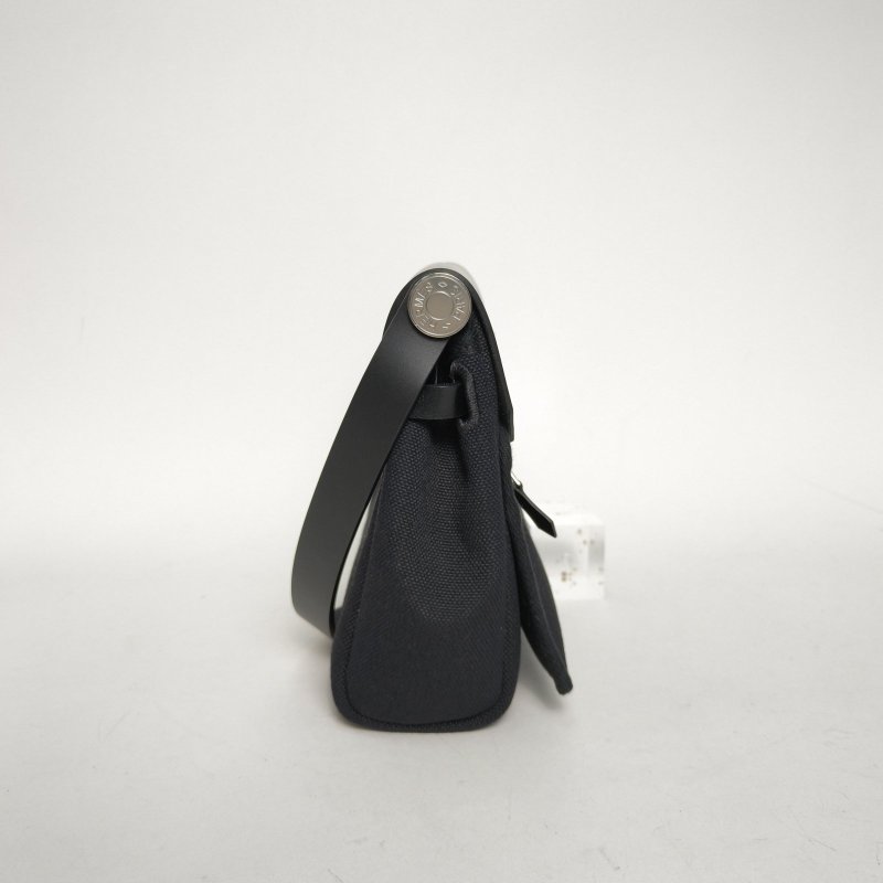 HERMES HerbagZip20帆布拼牛皮89黑色帆布/Hunter牛皮W刻銀扣肩背包-1