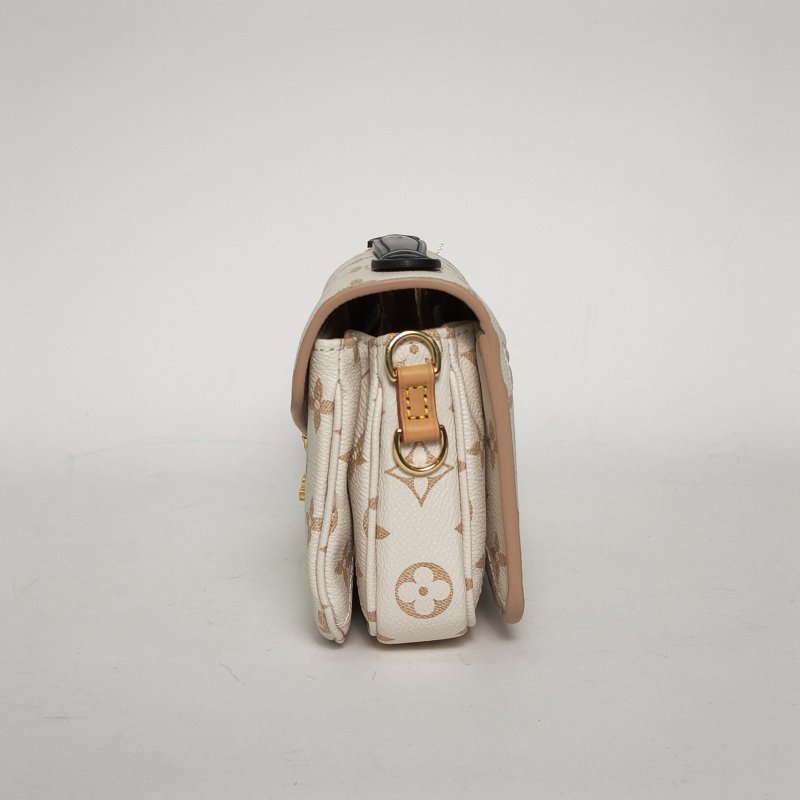 LOUIS VUITTON 老花PVC金扣晶片MetisPochetteEastWest橫版郵差包沙丘色肩背包-1