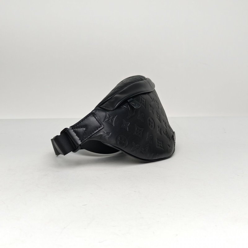 LOUIS VUITTON 黑色牛皮晶片DISCOVERY小號腰包肩背包-3