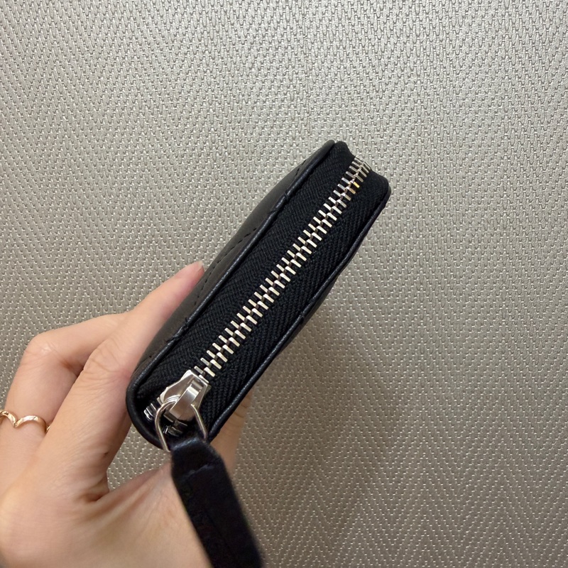 Chanel 黑羊皮銀釦星星水鑽Logo拉鏈零錢卡包-3