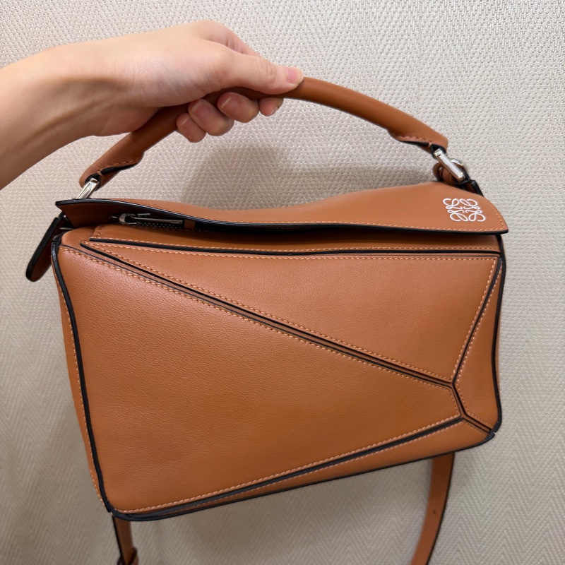 Loewe 焦糖牛皮銀釦Puzzle小號手提斜背包-0
