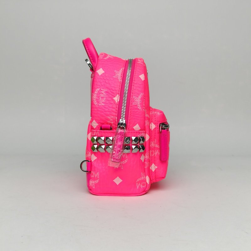 MCM 側邊鉚釘雙肩包超MINI玫紅牛皮肩背包-3