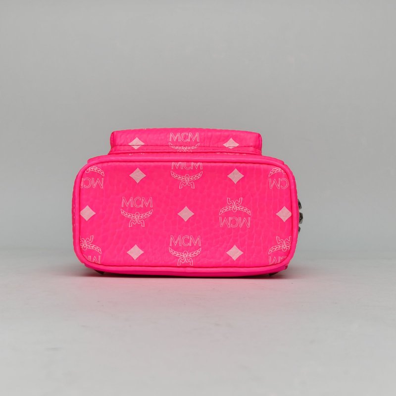 MCM 側邊鉚釘雙肩包超MINI玫紅牛皮肩背包-4