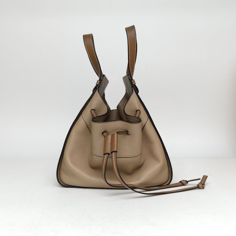 LOEWE Hammock吊床包小號抽繩款牛皮肩背包-1