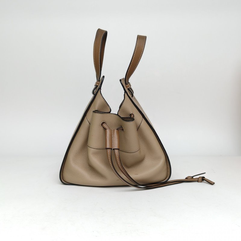 LOEWE Hammock吊床包小號抽繩款牛皮肩背包-3