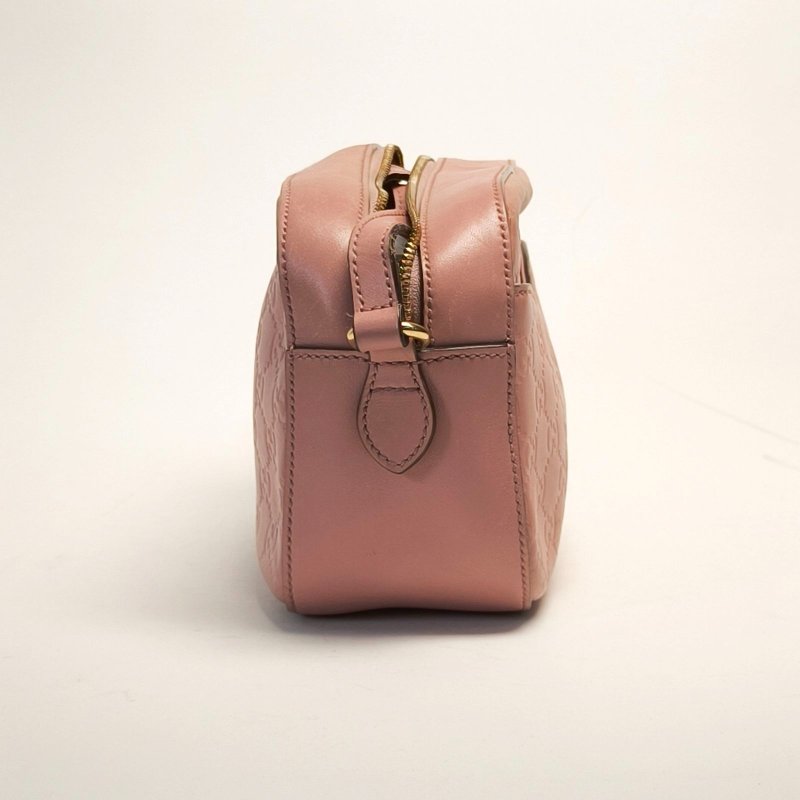 GUCCI 粉色牛皮經典老花GG壓紋相機包肩背包-3