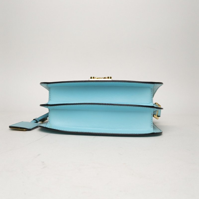 MCM 藍色牛皮金扣馬鞍郵差包肩背包-4