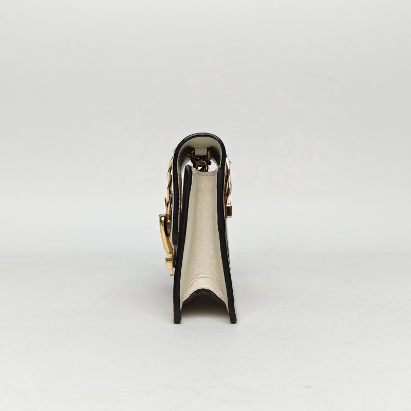 GUCCI Sylvie塞爾維亞絲帶包超Mini16.5白色牛皮金扣肩背包-1