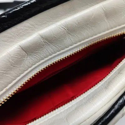 CHANEL GABRIELLE 中號 自色牛皮萎格紋絎縫流浪包單肩包斜挎包-10