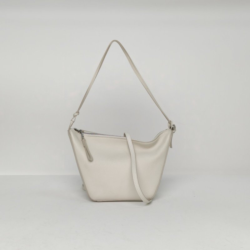 LOEWE HammockHobo浮雕字謎迷你白色牛皮銀扣肩背包-0